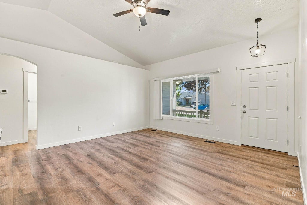Photo of 5018 Lathrop Pl, Caldwell, ID 83607 (MLS # 99003181)