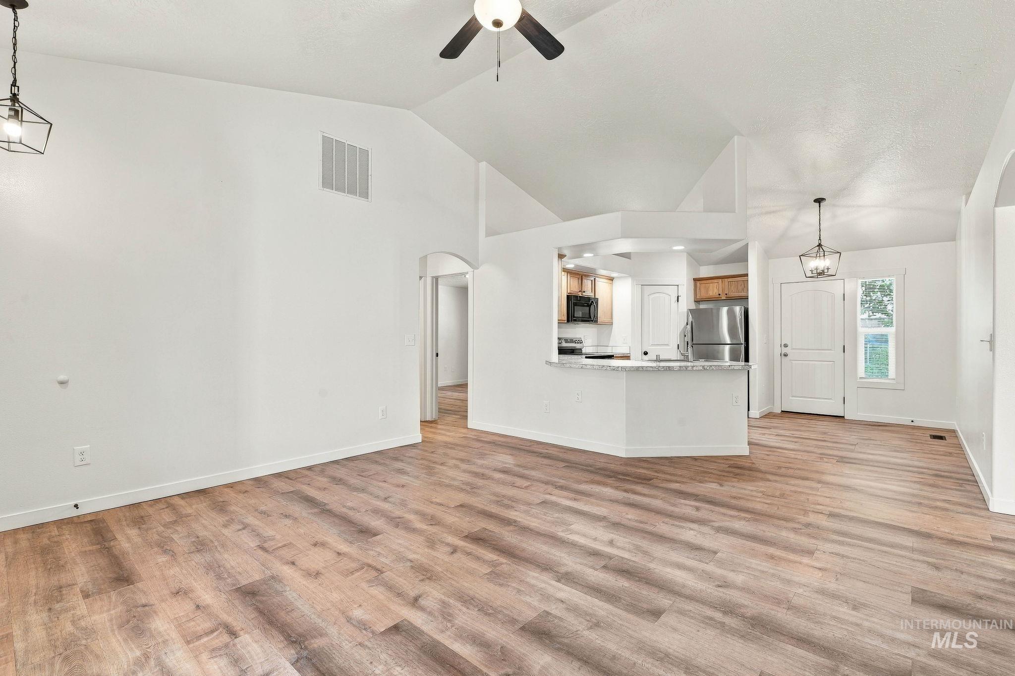 5018 Lathrop Pl