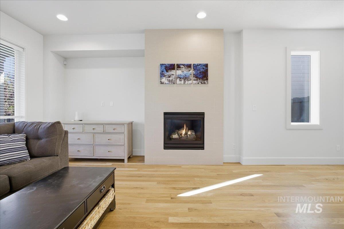 3346 E Collingwood Dr