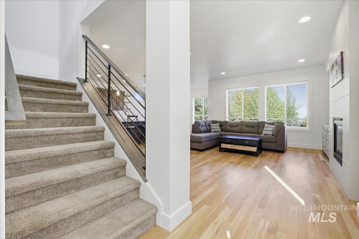 3346 E Collingwood Dr