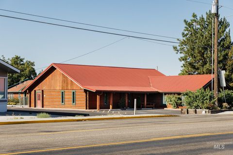 Photo of 2514 SW 4th Ave, Ontario, OR 97914 (MLS # 98957550)