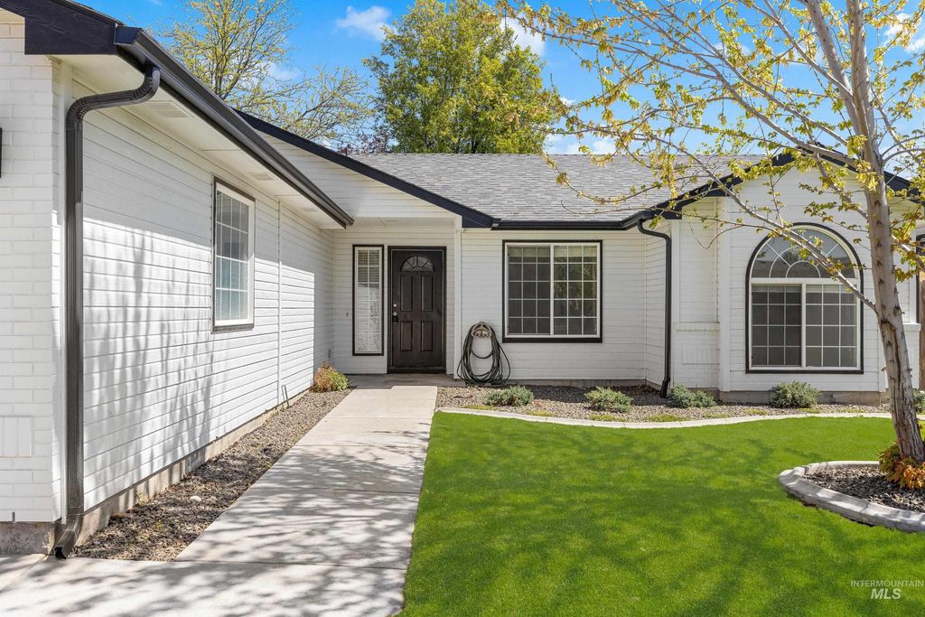 Photo of 1488 N Lauderhill Way, Meridian, ID 83642 (MLS # 98983155)