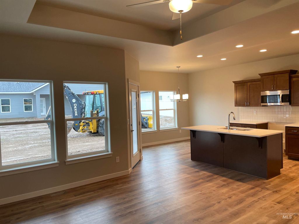 Photo of 1123 Frank Henry Rd, Twin Falls, ID 83301 (MLS # 98975474)