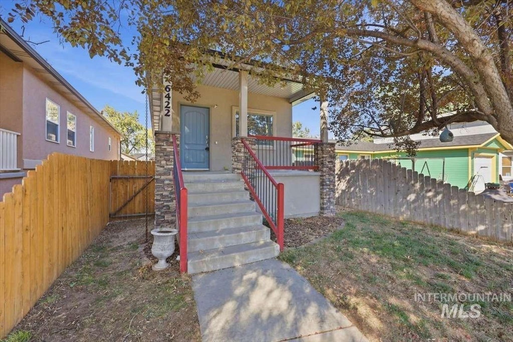 Photo of 6422 W Everett St, Boise, ID 83704 (MLS # 99001476)