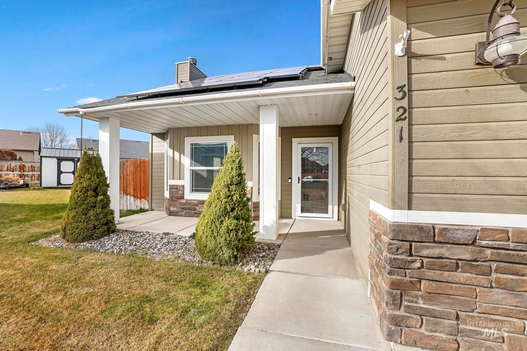 Photo of 321 Arrow Street, Twin Falls, ID 83301 (MLS # 98972451)