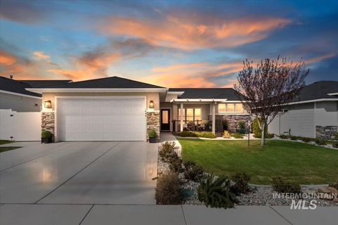 1444 Blue Jay Way Twin Falls ID 83301