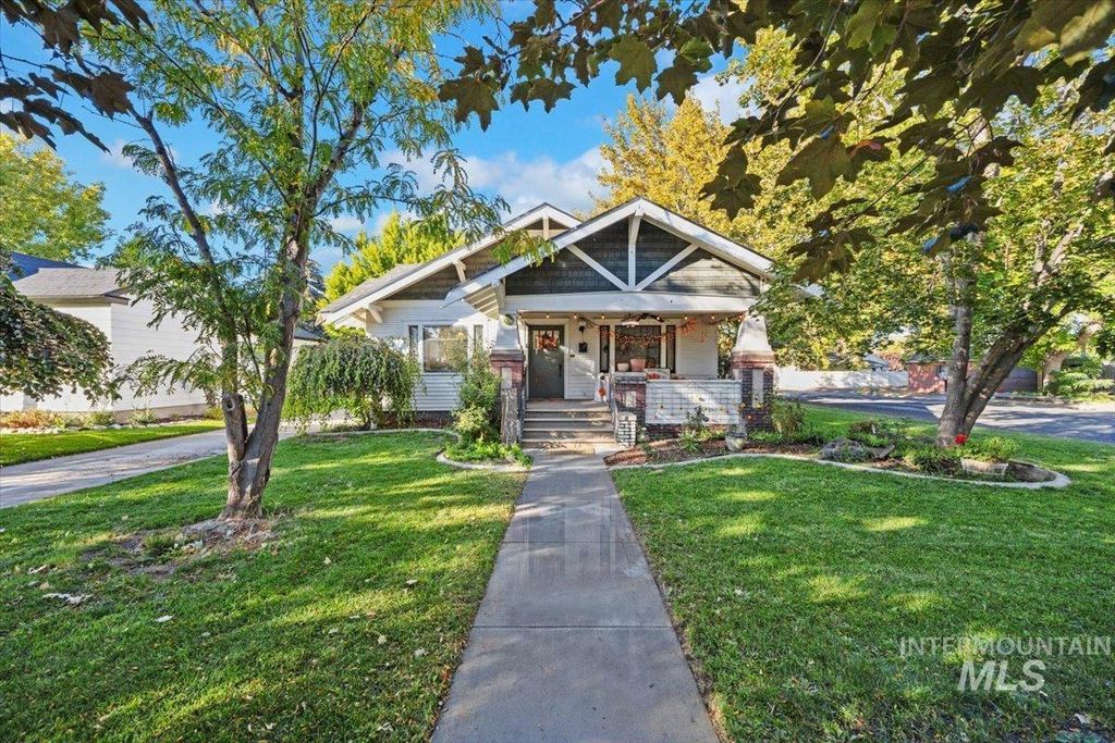 Photo of 1437 Maple Ave, Twin Falls, ID 83301 (MLS # 98964121)