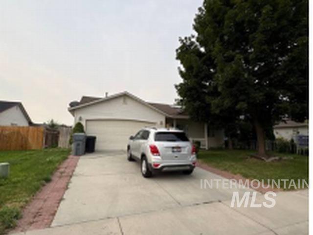 Photo of 3816 Bennington St, Caldwell, ID 83608 (MLS # 98998684)