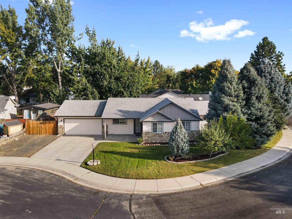 Photo of 379 N Procyon Pl, Star, ID 83669 (MLS # 99000286)