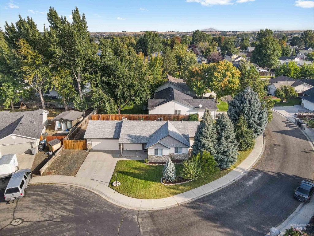 Photo of 379 N Procyon Pl, Star, ID 83669 (MLS # 99000286)