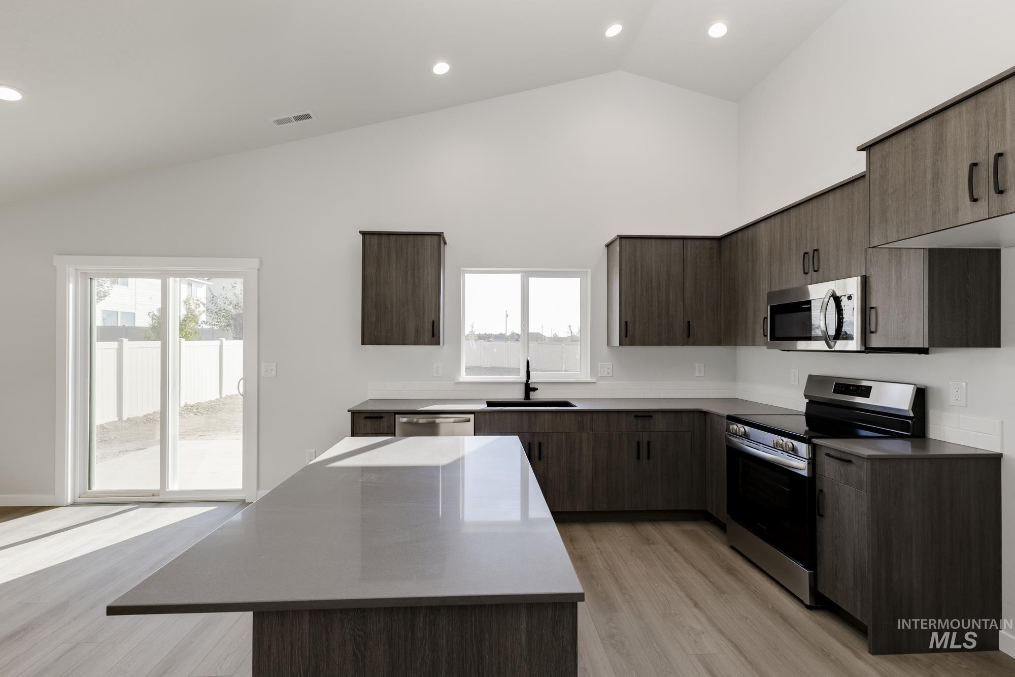 18232 N Lion Head Ave