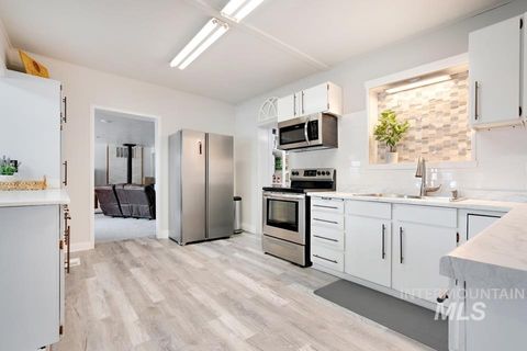 Photo of 85 W Washington Ave, Cambridge, ID 83610 (MLS # 98938279)