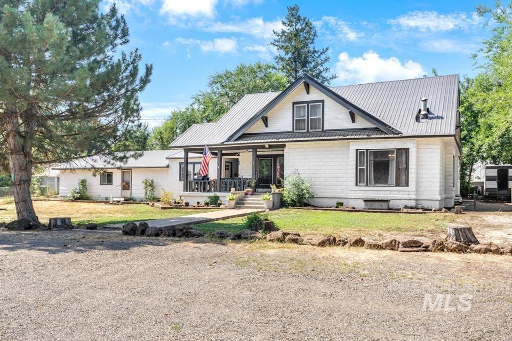 Photo of 85 W Washington Ave, Cambridge, ID 83610 (MLS # 98938279)