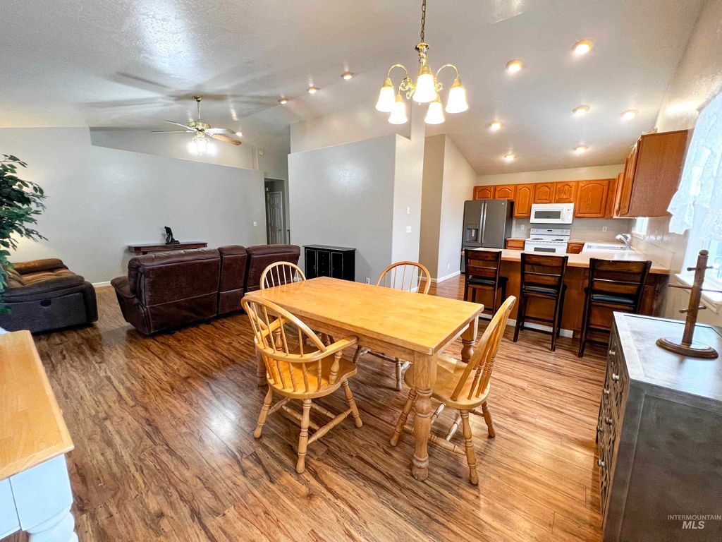 Photo of 875 Hughes Dr, Payette, ID 83661 (MLS # 98963878)