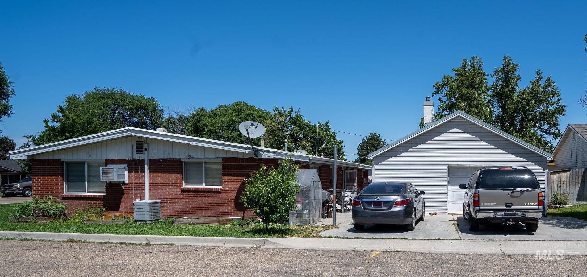 3121 & 3125 College Ave