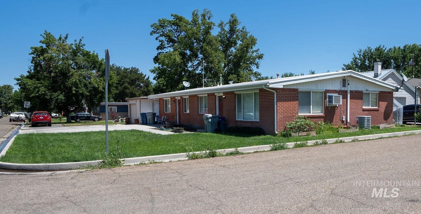 3121 & 3125 College Ave