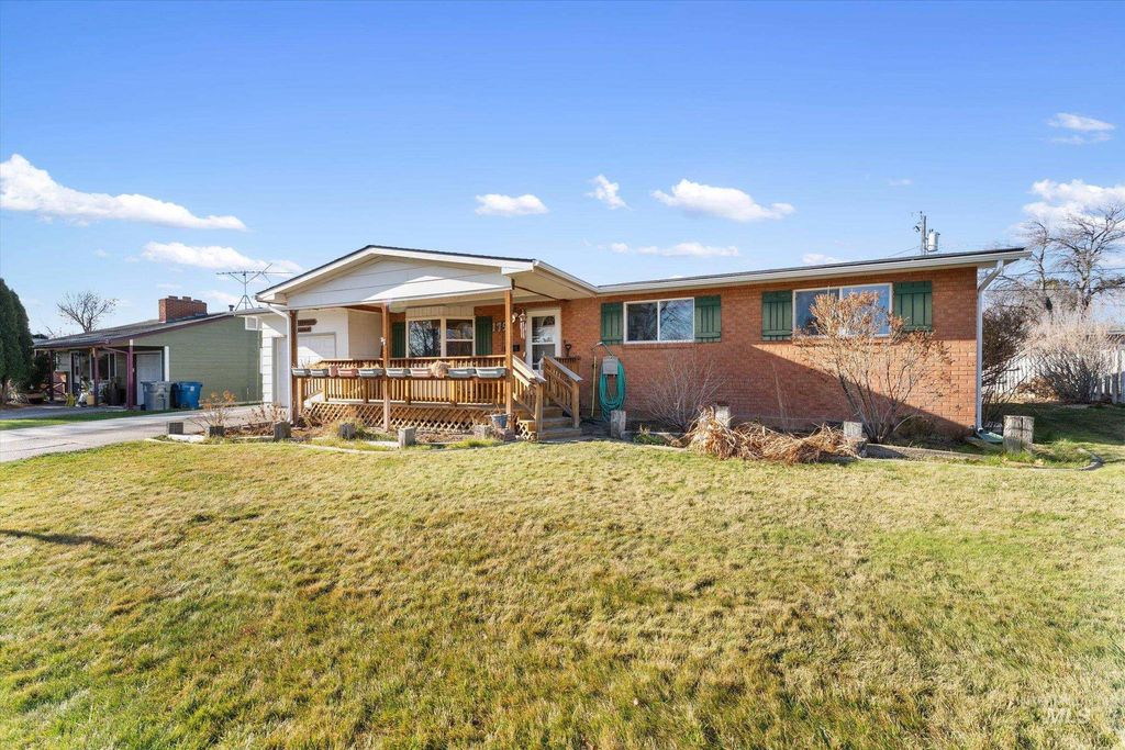Photo of 1795 N 7th East, Mountain Home, ID 83647 (MLS # 98970215)