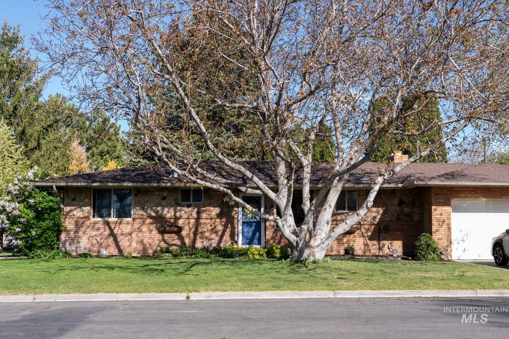 Photo of 976 Desert View Dr, Twin Falls, ID 83301 (MLS # 98982546)