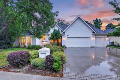 Photo of 1670 S Willow Lake Way, Eagle, ID 83616 (MLS # 98991839)
