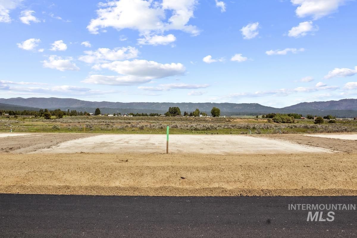 L9 B2 River Bank Drive