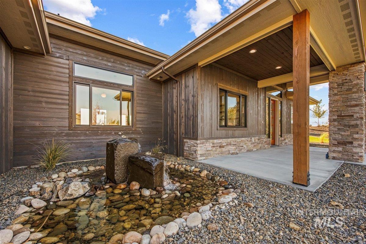 Nampa, Idaho 83651, United States, 3 Bedrooms Bedrooms, ,3 BathroomsBathrooms,Residential,Pending,48734