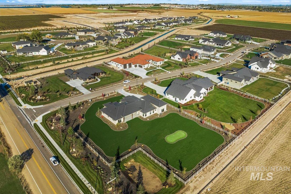 Nampa, Idaho 83651, United States, 3 Bedrooms Bedrooms, ,3 BathroomsBathrooms,Residential,Pending,48734