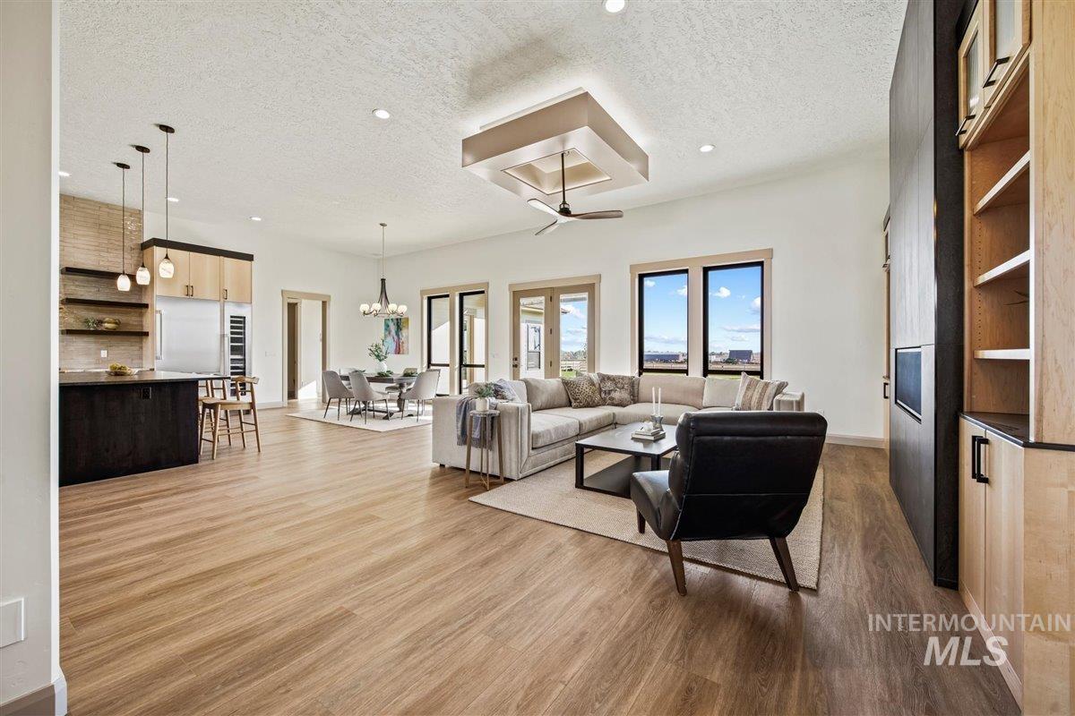 Nampa, Idaho 83651, United States, 3 Bedrooms Bedrooms, ,3 BathroomsBathrooms,Residential,Pending,48734