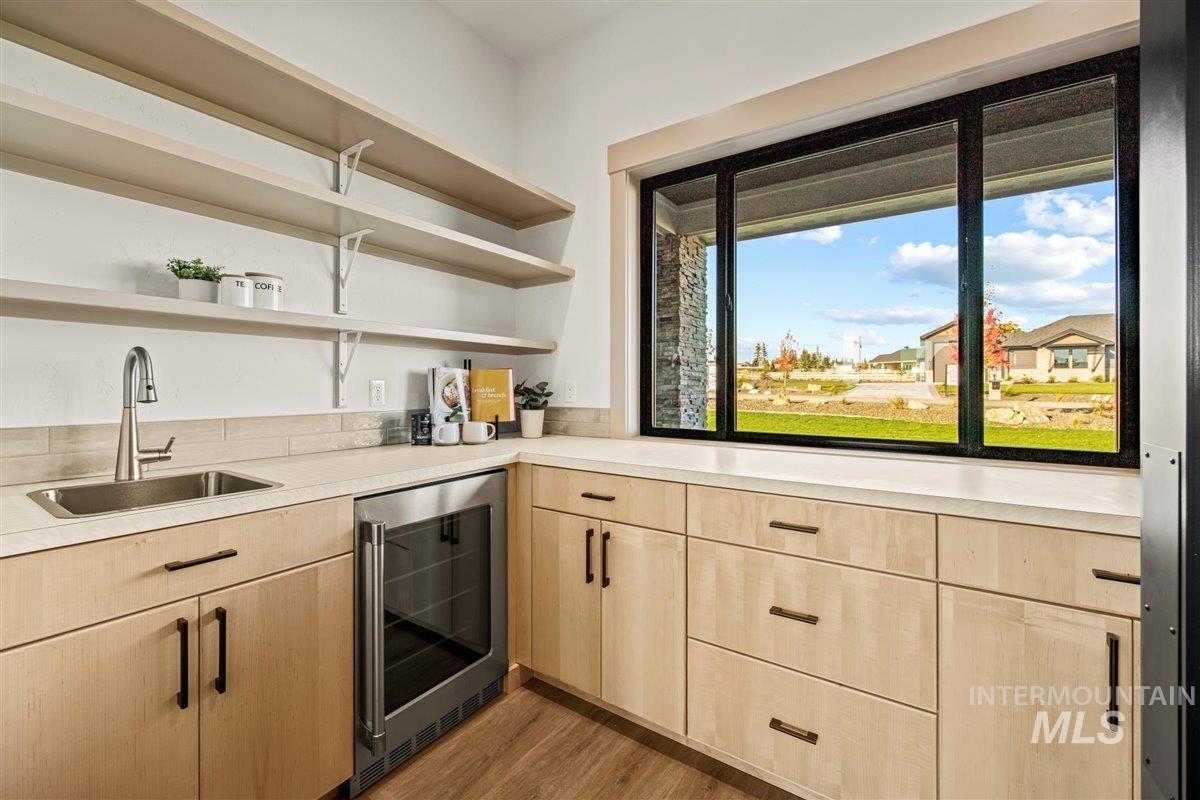 Nampa, Idaho 83651, United States, 3 Bedrooms Bedrooms, ,3 BathroomsBathrooms,Residential,Pending,48734