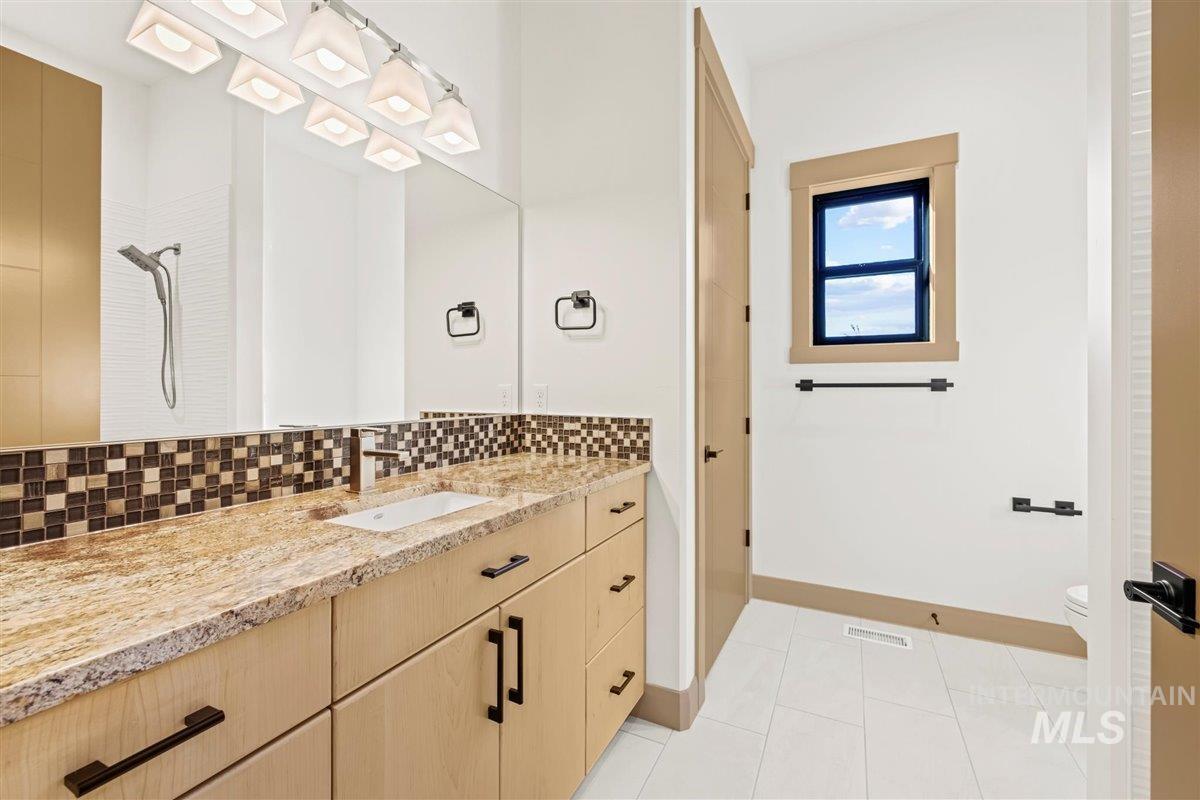 Nampa, Idaho 83651, United States, 3 Bedrooms Bedrooms, ,3 BathroomsBathrooms,Residential,Pending,48734