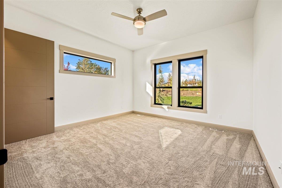 Nampa, Idaho 83651, United States, 3 Bedrooms Bedrooms, ,3 BathroomsBathrooms,Residential,Pending,48734