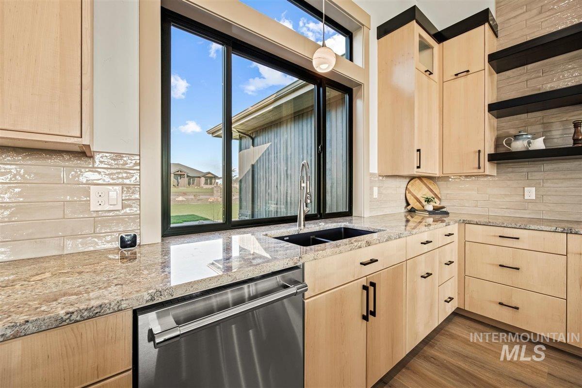 Nampa, Idaho 83651, United States, 3 Bedrooms Bedrooms, ,3 BathroomsBathrooms,Residential,Pending,48734