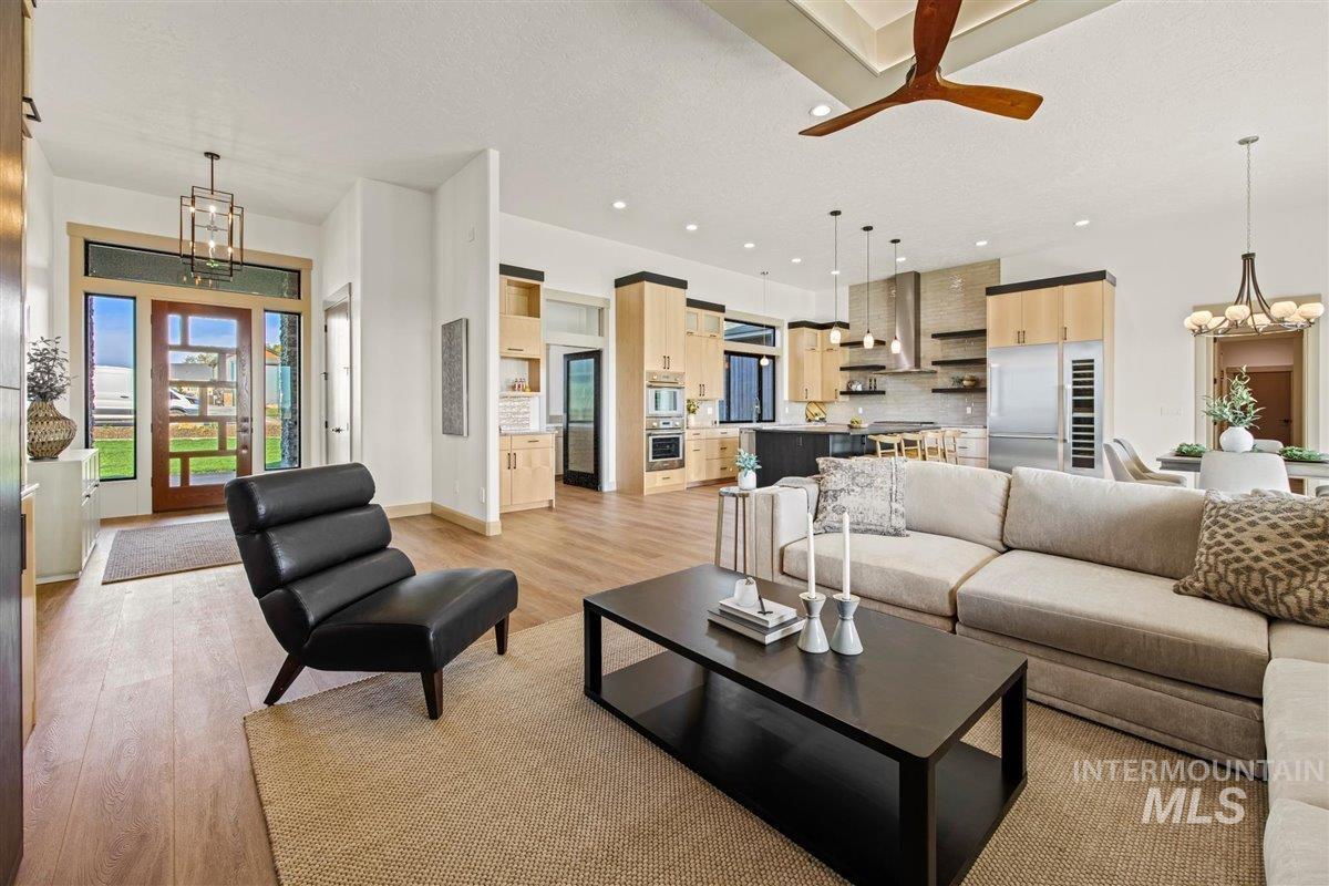 Nampa, Idaho 83651, United States, 3 Bedrooms Bedrooms, ,3 BathroomsBathrooms,Residential,Pending,48734