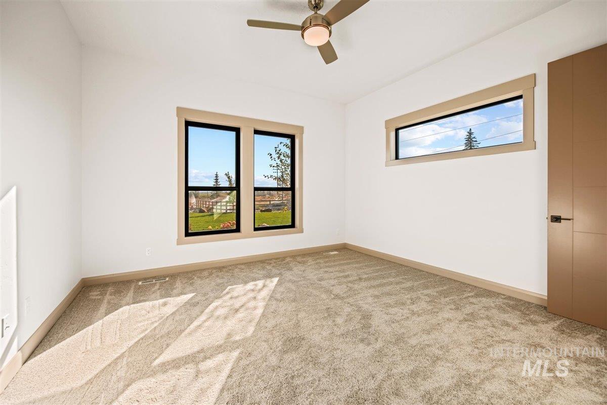 Nampa, Idaho 83651, United States, 3 Bedrooms Bedrooms, ,3 BathroomsBathrooms,Residential,Pending,48734