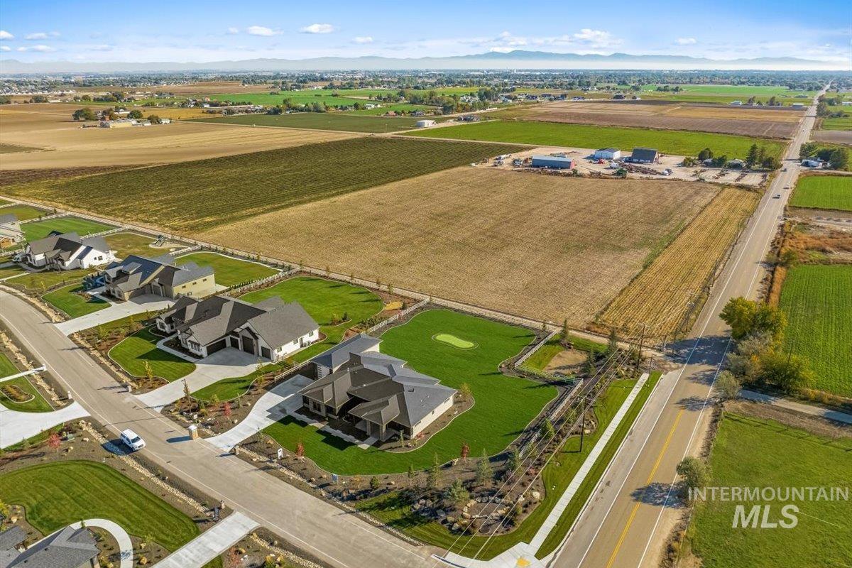 Nampa, Idaho 83651, United States, 3 Bedrooms Bedrooms, ,3 BathroomsBathrooms,Residential,Pending,48734