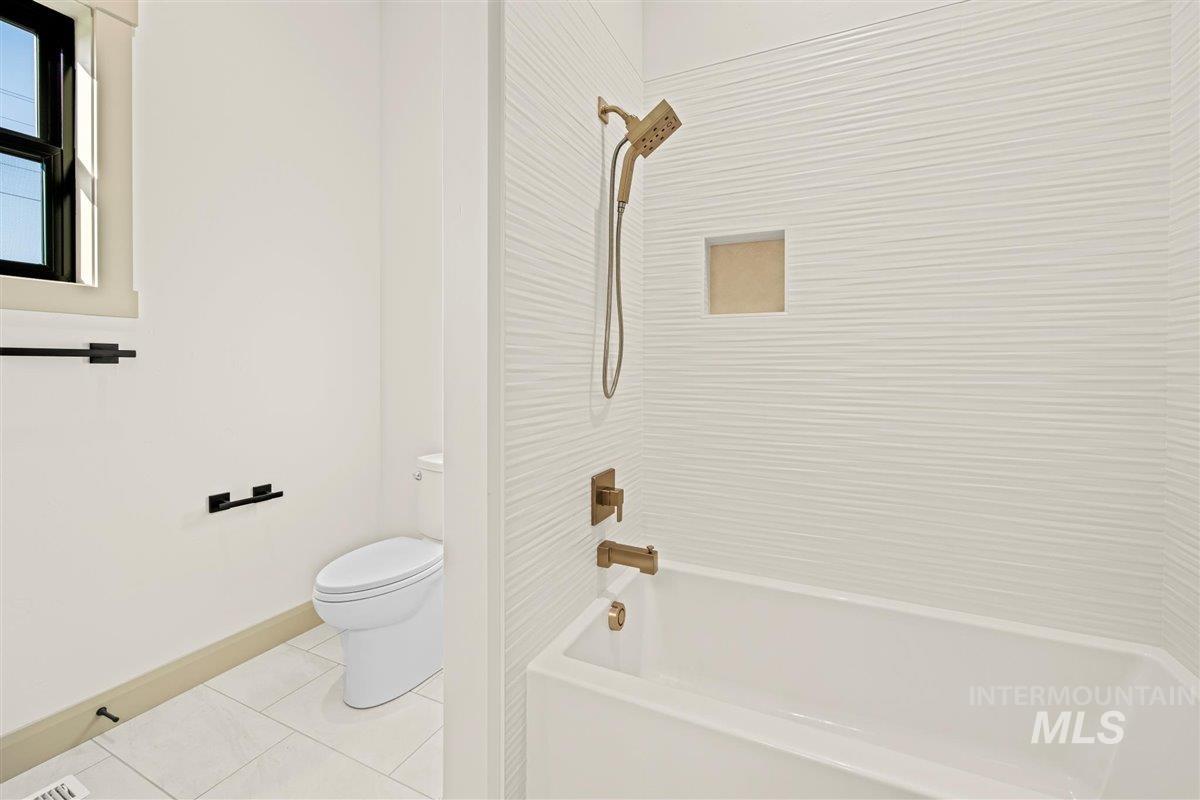 Nampa, Idaho 83651, United States, 3 Bedrooms Bedrooms, ,3 BathroomsBathrooms,Residential,Pending,48734