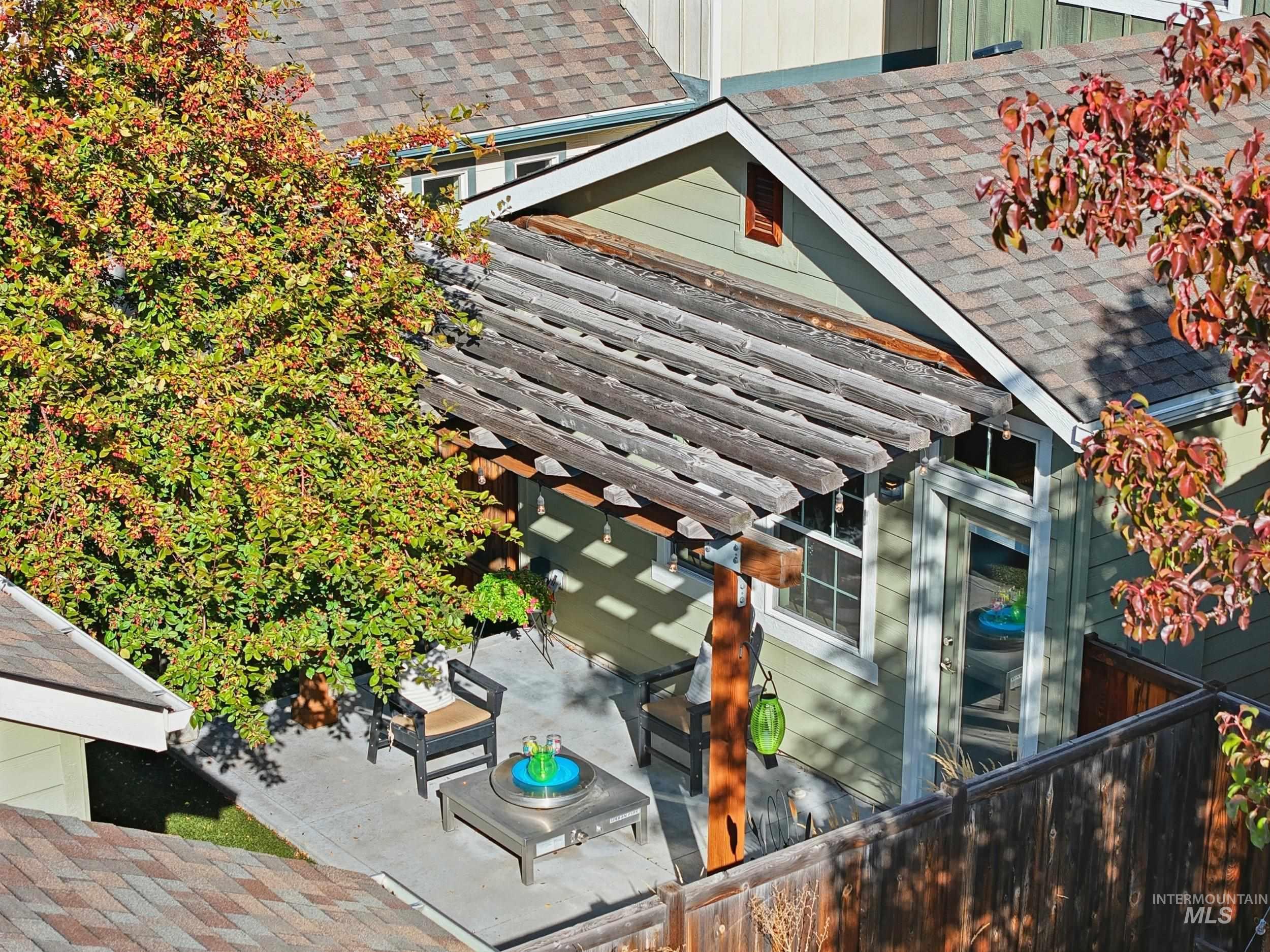 Exterior view of a shingled roof