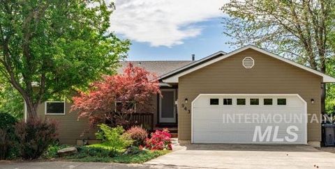 943 Colt Road Moscow ID 83843