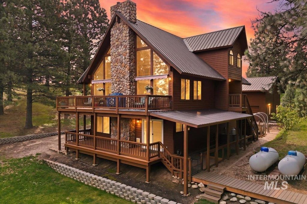 Photo of 6 Mule Deer Pl, Boise, ID 83716 (MLS # 98982774)