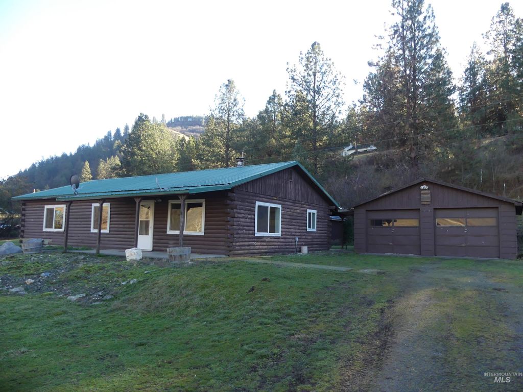 Photo of 31388 Paradise Lane, Lenore, ID 83541 (MLS # 98971354)