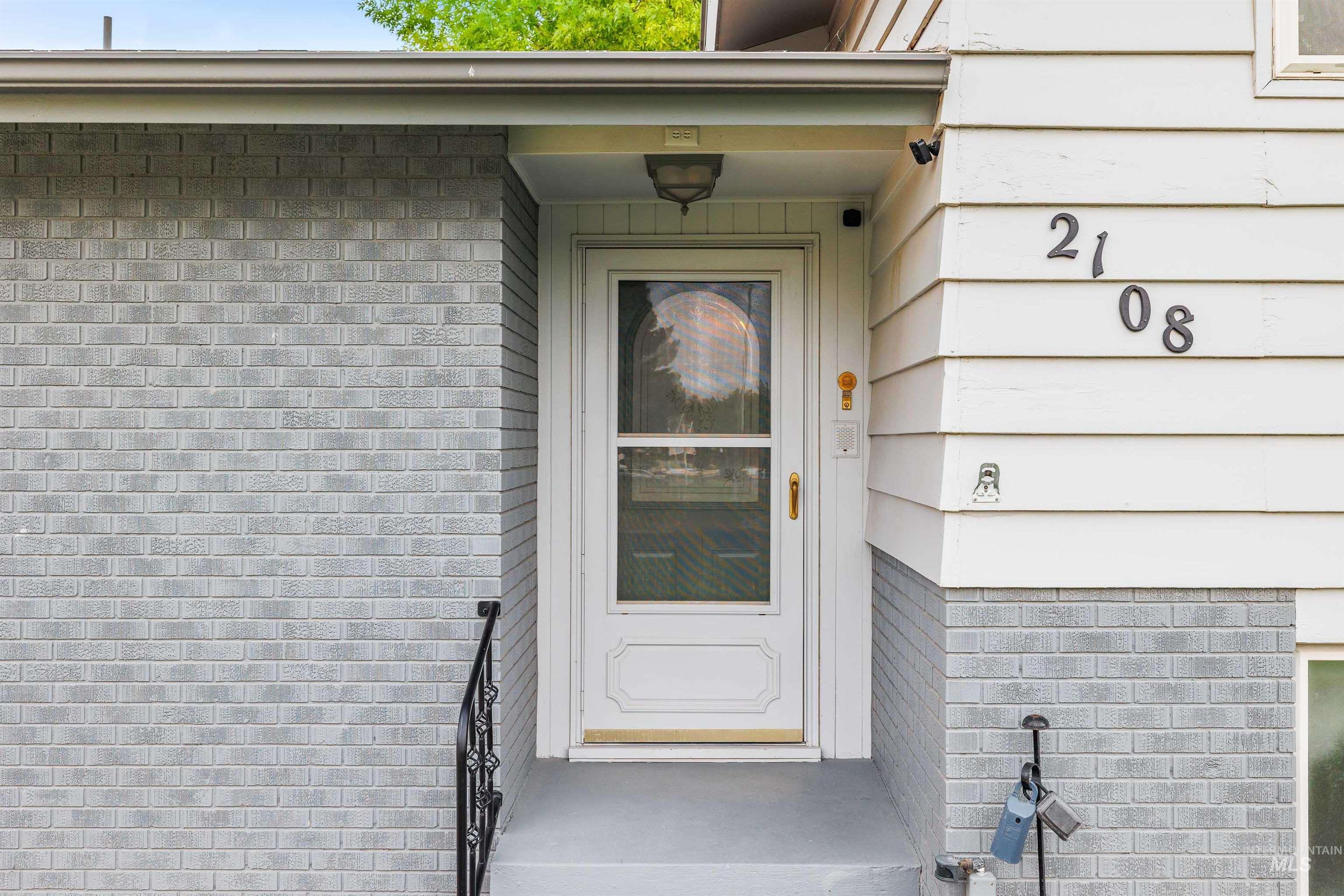 2108 Alta Vista Drive