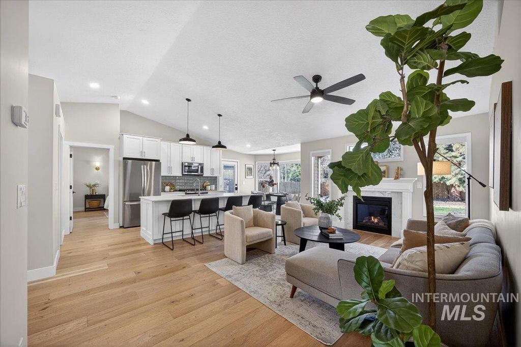 Photo of 964 E Cembra St, Eagle, ID 83616 (MLS # 98976973)