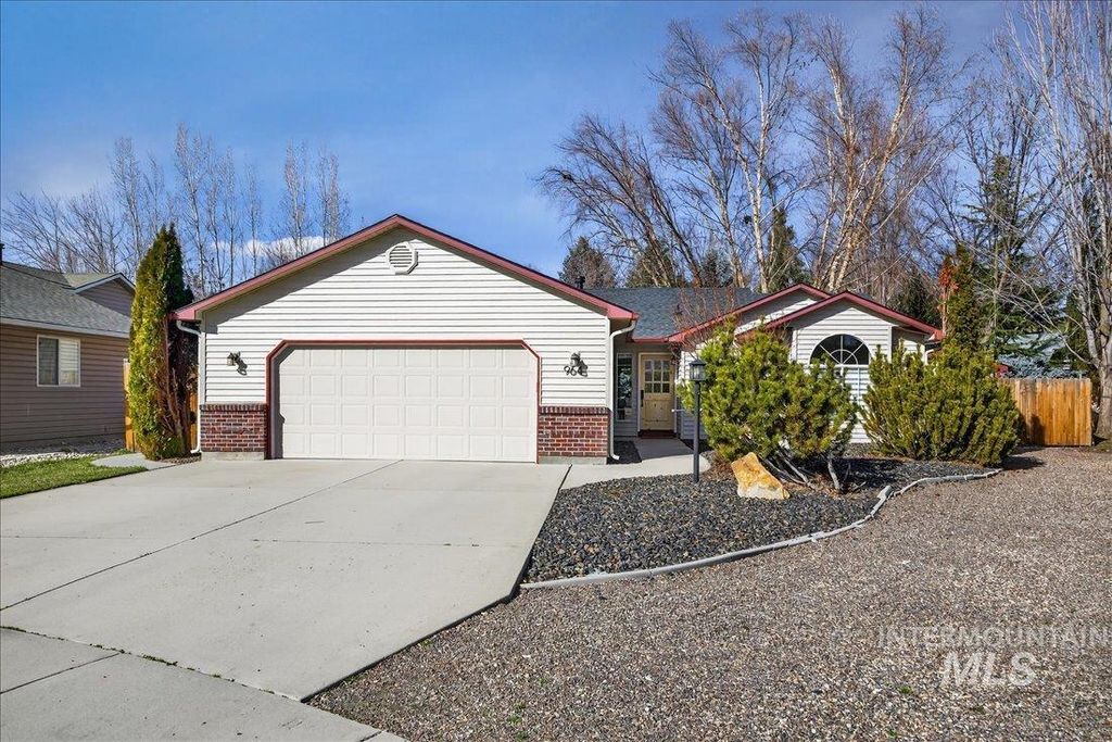 Photo of 964 E Cembra St, Eagle, ID 83616 (MLS # 98976973)