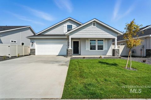 Photo of 1577 SW Silverstone Ave, Mountain Home, ID 83647 (MLS # 98985138)