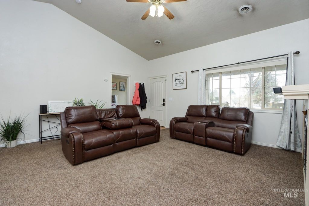 Photo of 1010 N Rodeo St, Parma, ID 83660 (MLS # 98972651)