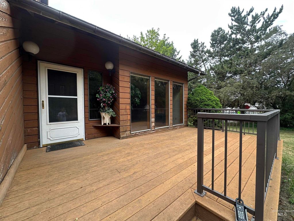 Photo of 811 Florence Avenue, Craigmont, ID 83523 (MLS # 98959577)