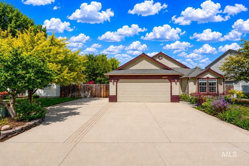 Photo of 2717 S Harbour Springs, Nampa, ID 83686 (MLS # 98989784)