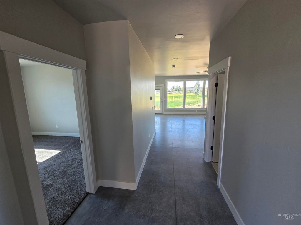 Photo of 39 Lakeside Loop, Burley, ID 83318 (MLS # 98979791)