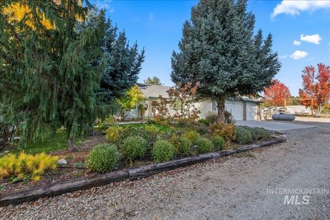 Photo of 398 E Idaho, Emmett, ID 83617 (MLS # 98965775)