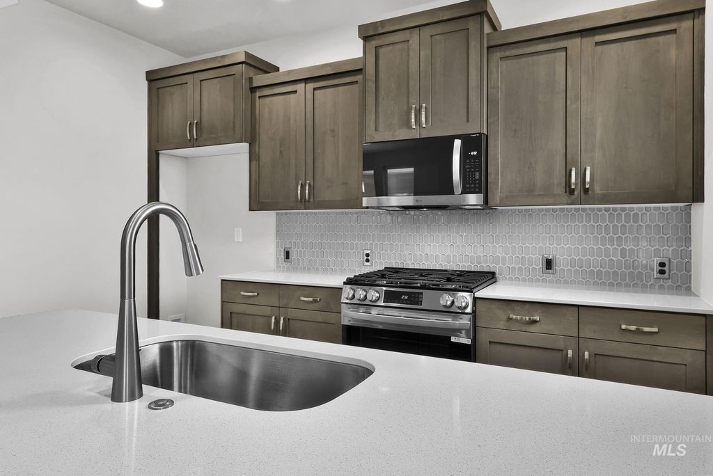 Photo of 398 N Fritts Ave, Meridian, ID 83642 (MLS # 98975062)