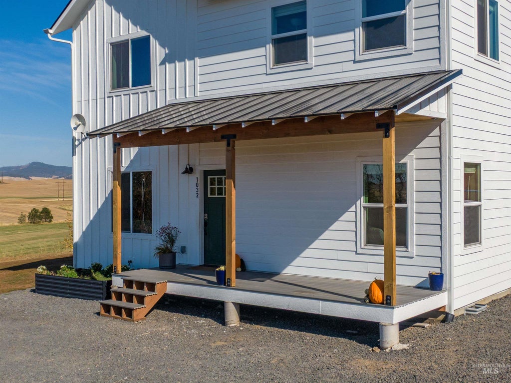 Photo of 1032 Duffield Flat Road, Potlatch, ID 83855 (MLS # 99003084)